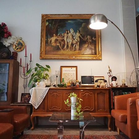 Manee Guesthouse And Record บ้านมานี Chiang Mai Esterno foto
