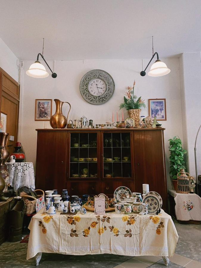 Manee Guesthouse And Record บ้านมานี Chiang Mai Esterno foto