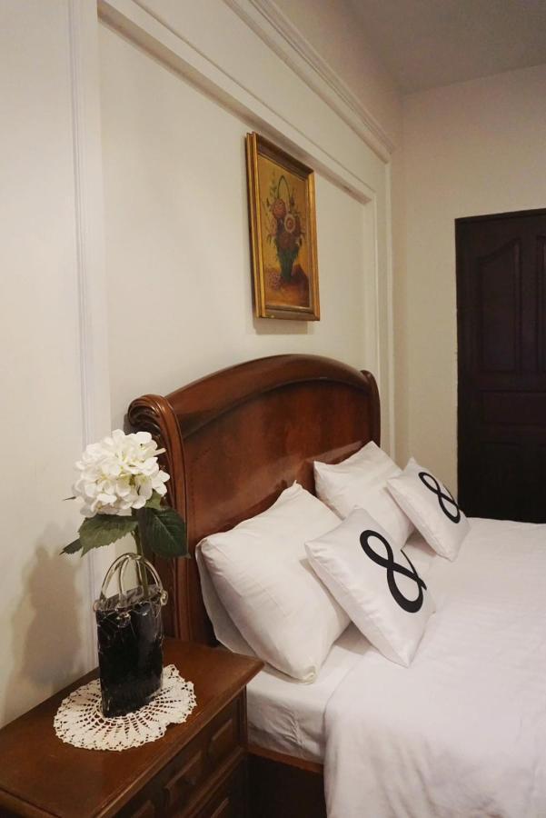 Manee Guesthouse And Record บ้านมานี Chiang Mai Esterno foto