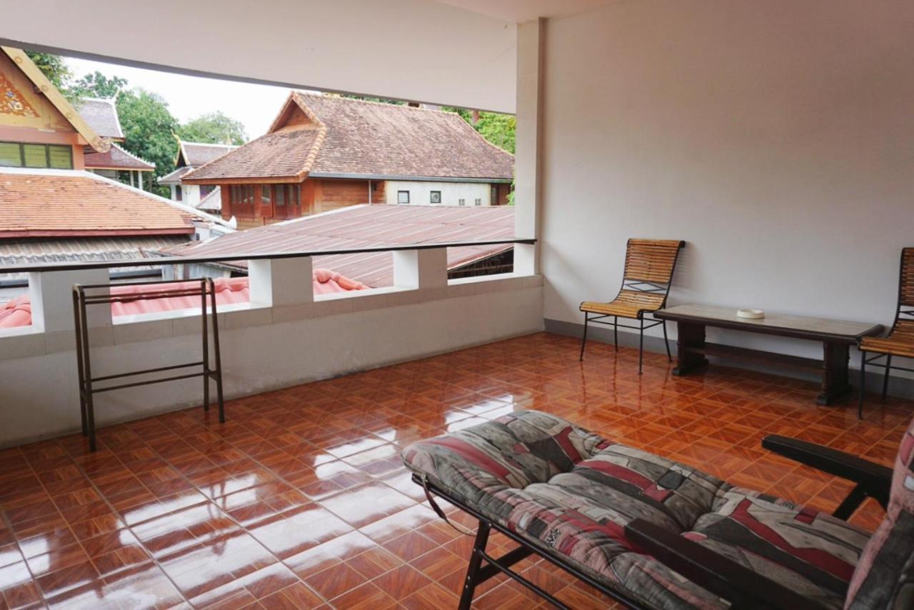 Manee Guesthouse And Record บ้านมานี Chiang Mai Esterno foto
