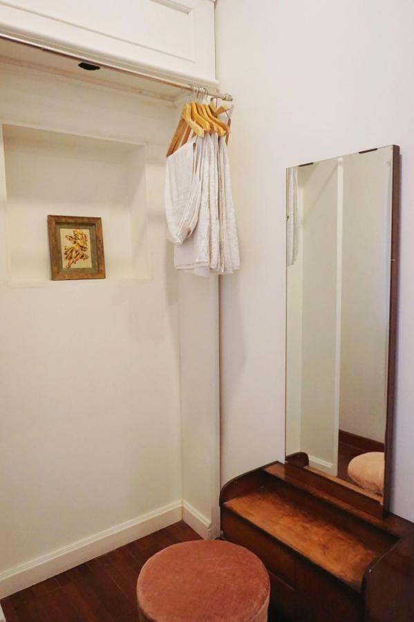 Manee Guesthouse And Record บ้านมานี Chiang Mai Esterno foto