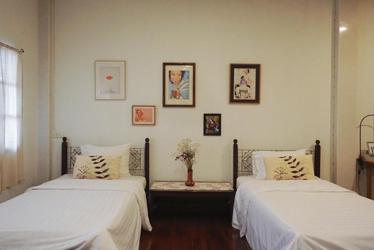 Manee Guesthouse And Record บ้านมานี Chiang Mai Esterno foto
