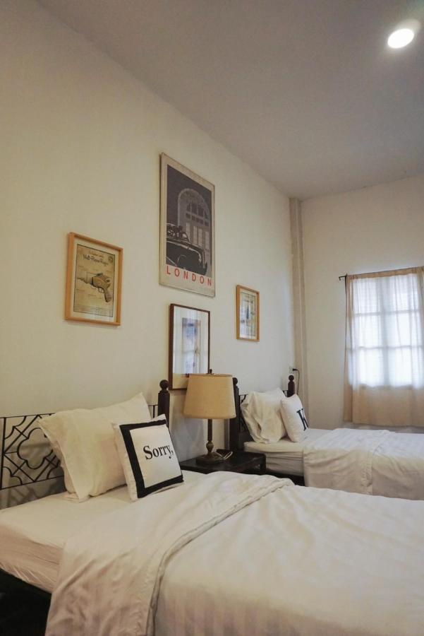 Manee Guesthouse And Record บ้านมานี Chiang Mai Esterno foto